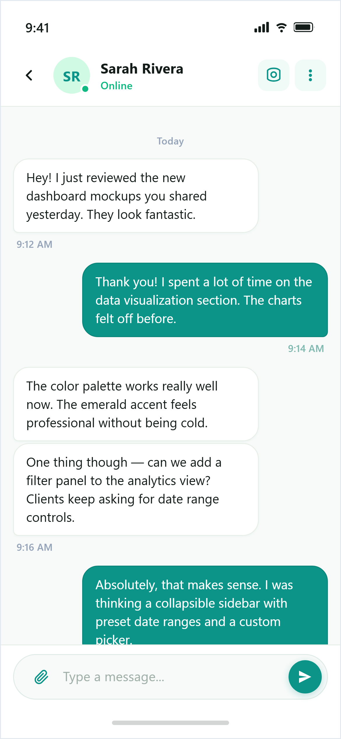 SaaS Clean Chat Conversation